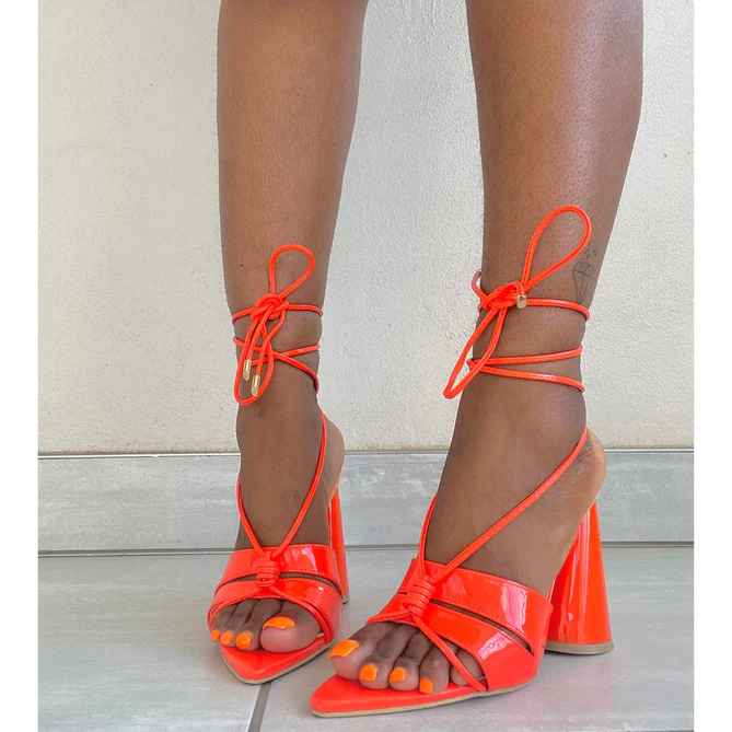 Point Toe Lace-up Chunky Heel